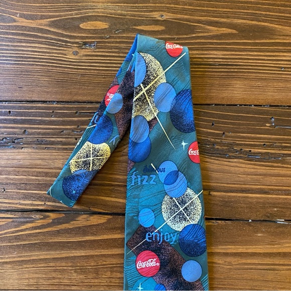 Coca Cola Multi Color Tie USA made - Picture 2 of 7